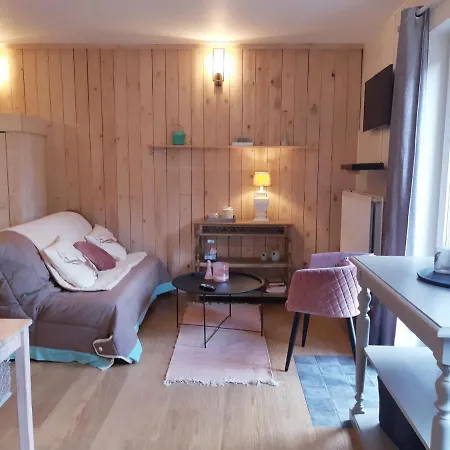 La Maison Des Senteurs Apartment *